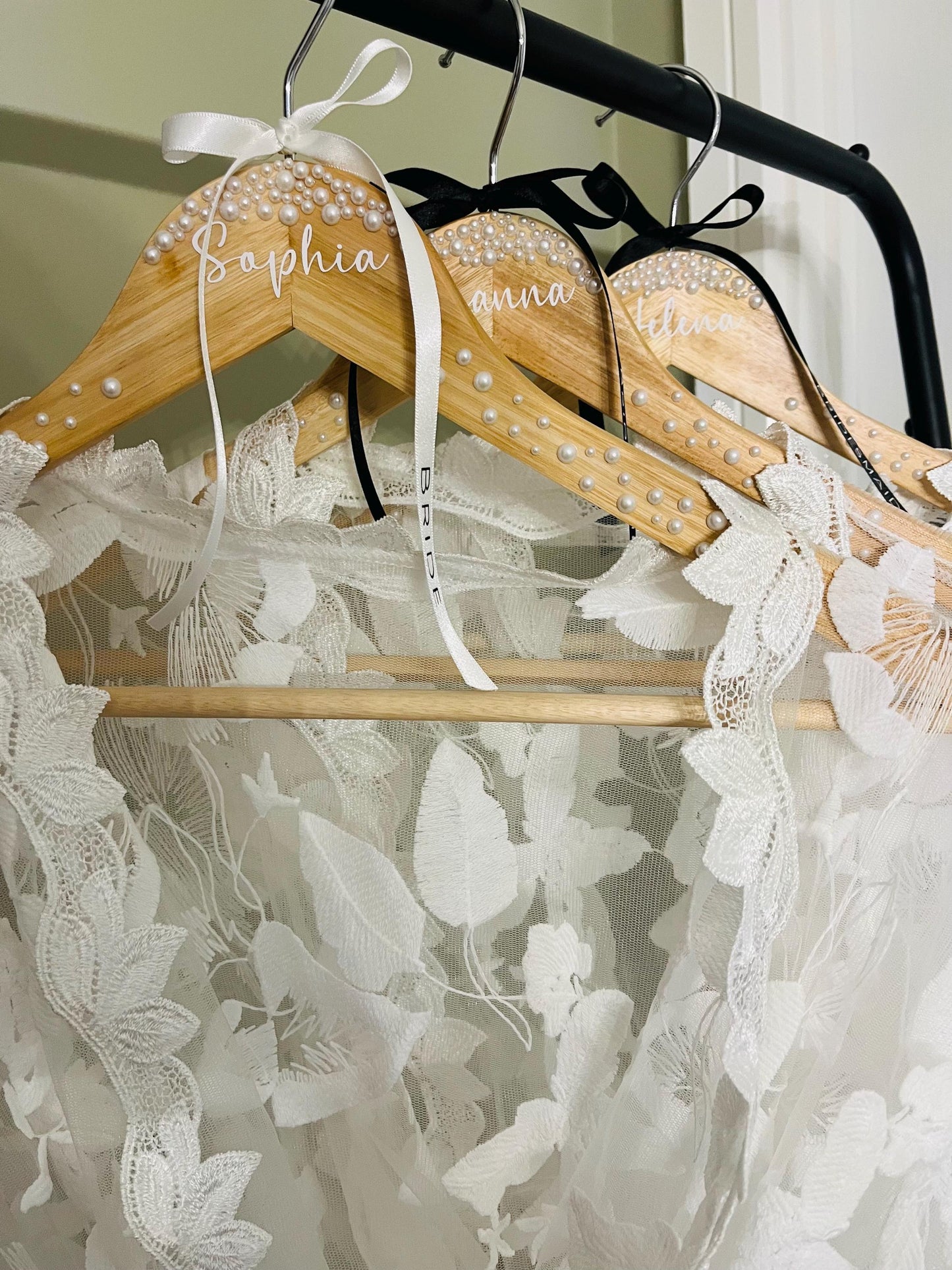 Personalised Pearl Wood Bride / Bridesmaid Hanger